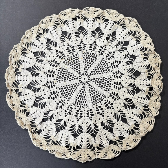 White Round Doily Table Topper Handmade Floral Pattern Lace Vintage Retro 17" - Picture 10 of 10